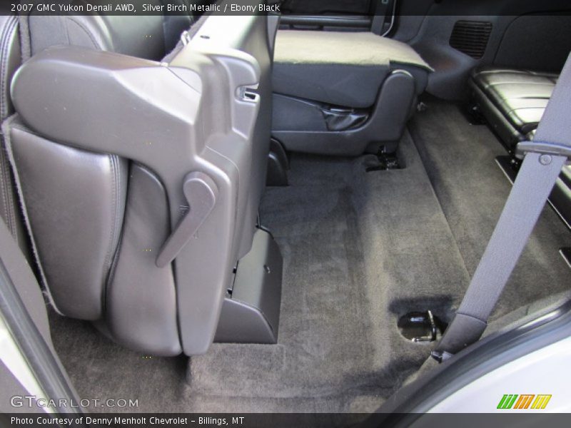 Silver Birch Metallic / Ebony Black 2007 GMC Yukon Denali AWD