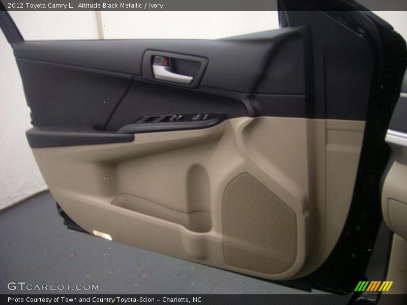 Attitude Black Metallic / Ivory 2012 Toyota Camry L