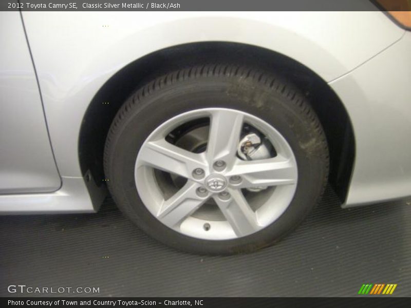 Classic Silver Metallic / Black/Ash 2012 Toyota Camry SE