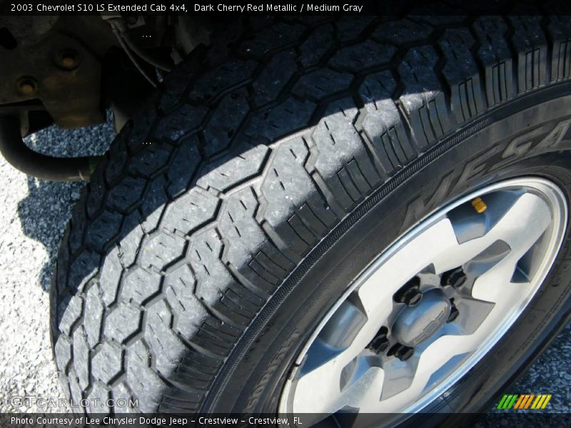 Dark Cherry Red Metallic / Medium Gray 2003 Chevrolet S10 LS Extended Cab 4x4