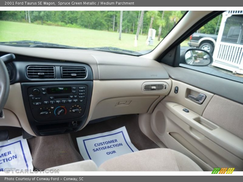 Spruce Green Metallic / Medium Parchment 2001 Ford Taurus SE Wagon