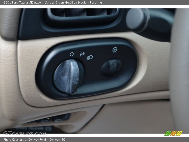 Spruce Green Metallic / Medium Parchment 2001 Ford Taurus SE Wagon