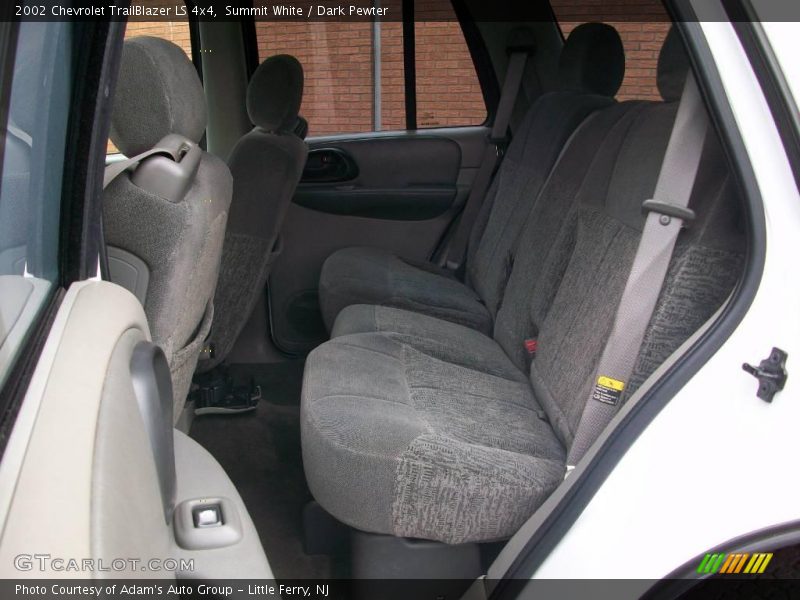Summit White / Dark Pewter 2002 Chevrolet TrailBlazer LS 4x4