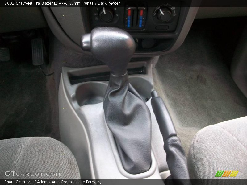 Summit White / Dark Pewter 2002 Chevrolet TrailBlazer LS 4x4