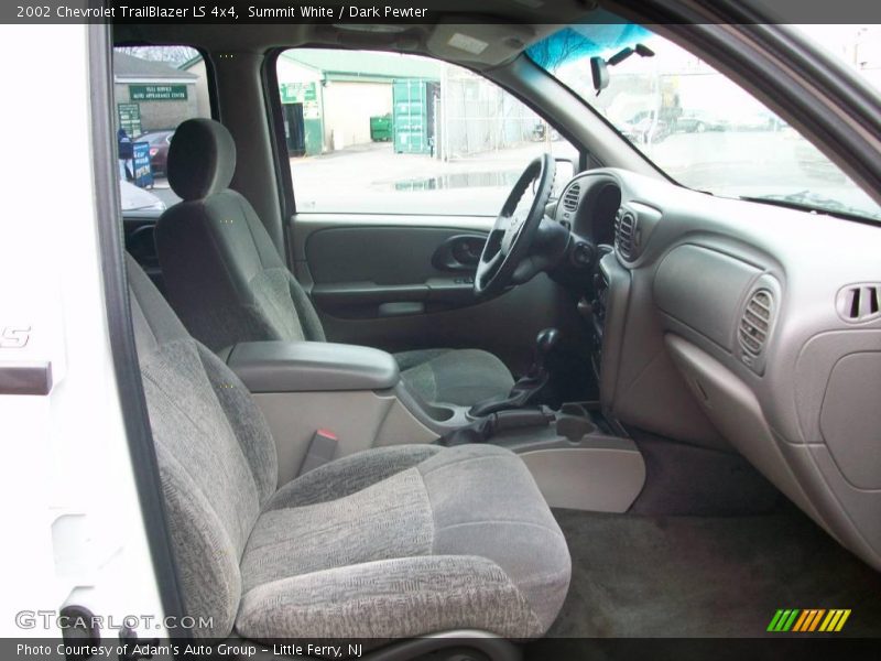 Summit White / Dark Pewter 2002 Chevrolet TrailBlazer LS 4x4