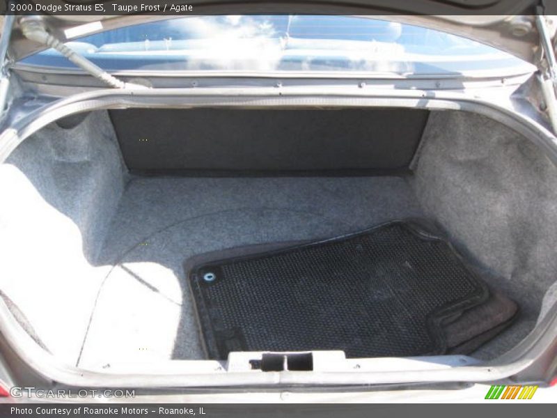  2000 Stratus ES Trunk