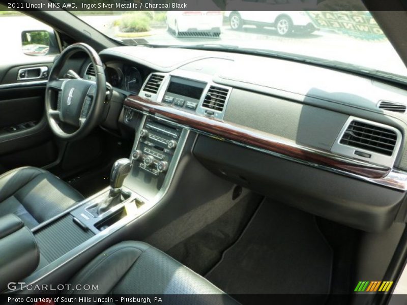 Dashboard of 2011 MKS AWD