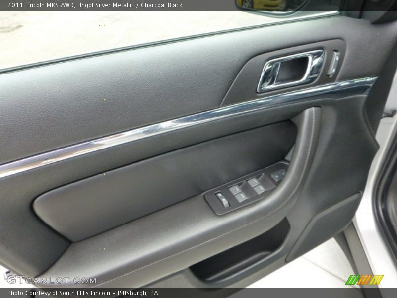 Door Panel of 2011 MKS AWD