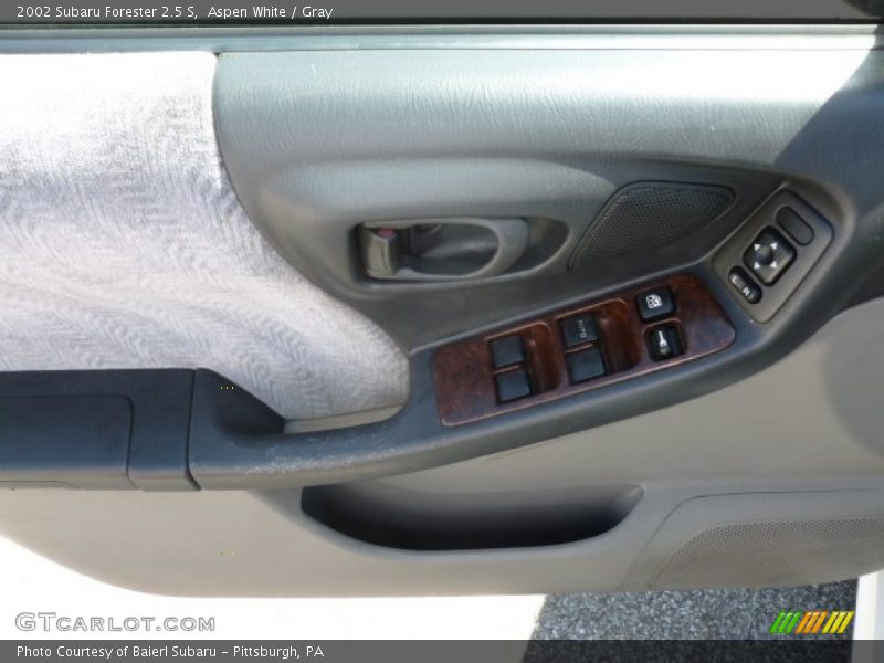 Aspen White / Gray 2002 Subaru Forester 2.5 S