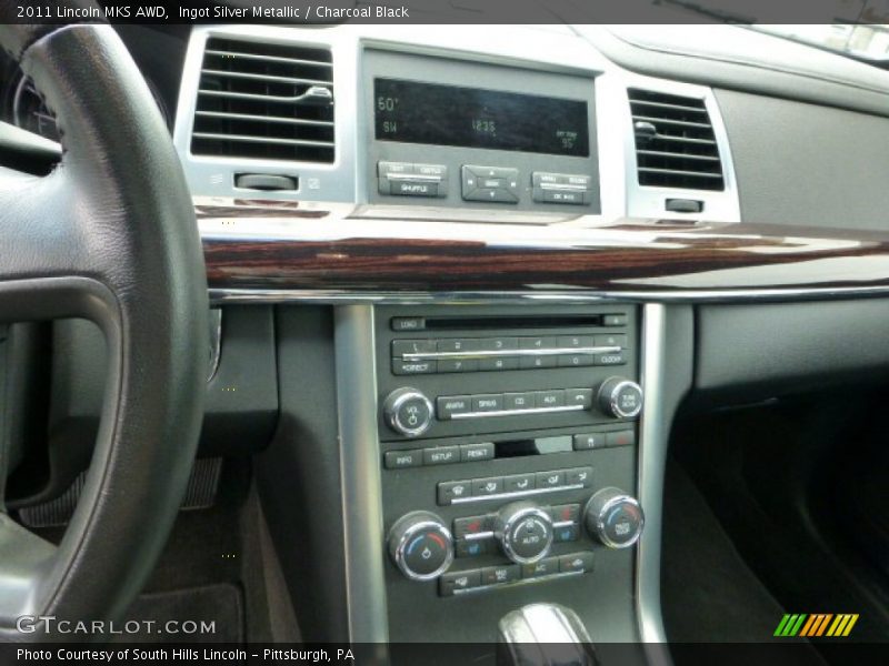Controls of 2011 MKS AWD