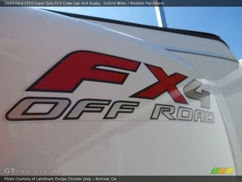 Oxford White / Medium Parchment 2004 Ford F350 Super Duty FX4 Crew Cab 4x4 Dually
