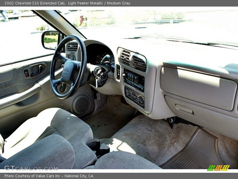Light Pewter Metallic / Medium Gray 2002 Chevrolet S10 Extended Cab