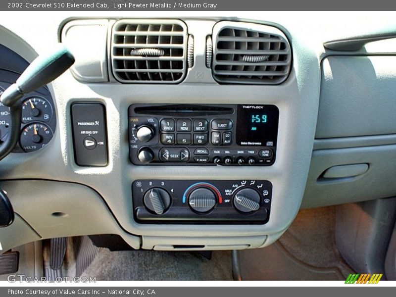 Controls of 2002 S10 Extended Cab