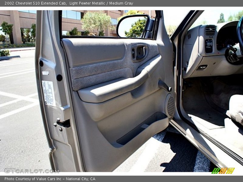 Light Pewter Metallic / Medium Gray 2002 Chevrolet S10 Extended Cab