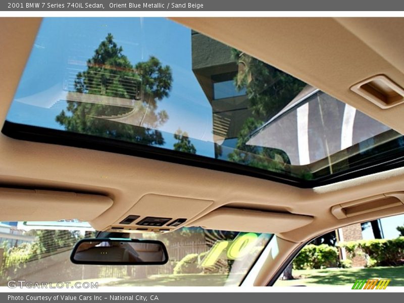 Sunroof of 2001 7 Series 740iL Sedan