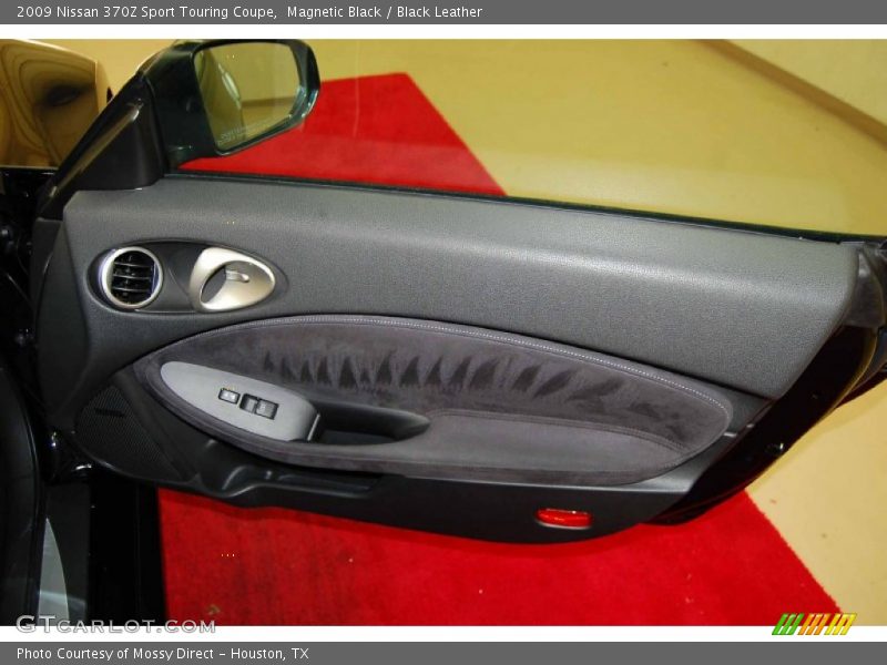 Door Panel of 2009 370Z Sport Touring Coupe