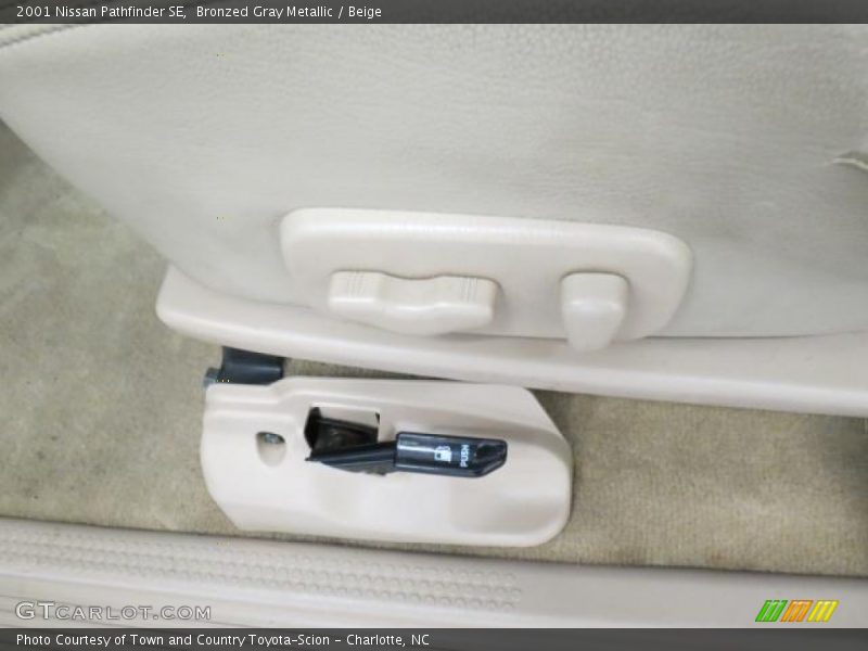 Bronzed Gray Metallic / Beige 2001 Nissan Pathfinder SE