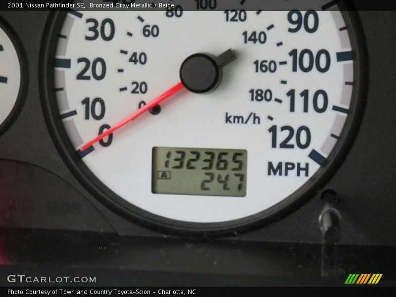 Bronzed Gray Metallic / Beige 2001 Nissan Pathfinder SE