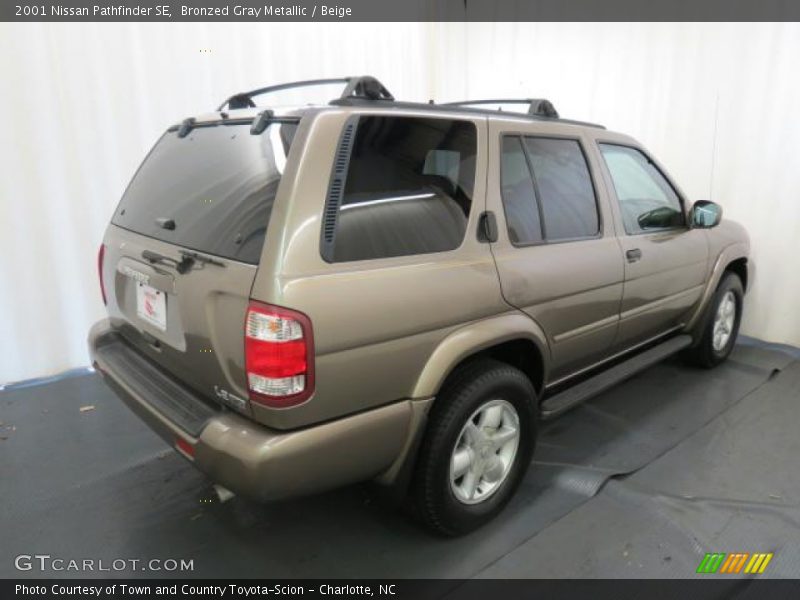 Bronzed Gray Metallic / Beige 2001 Nissan Pathfinder SE