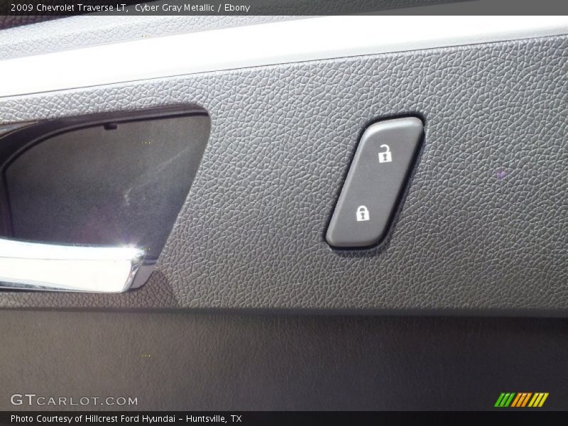 Cyber Gray Metallic / Ebony 2009 Chevrolet Traverse LT