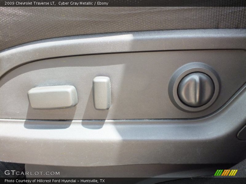 Cyber Gray Metallic / Ebony 2009 Chevrolet Traverse LT