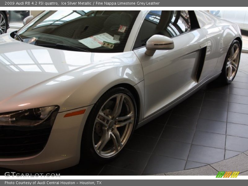 Ice Silver Metallic / Fine Nappa Limestone Grey Leather 2009 Audi R8 4.2 FSI quattro