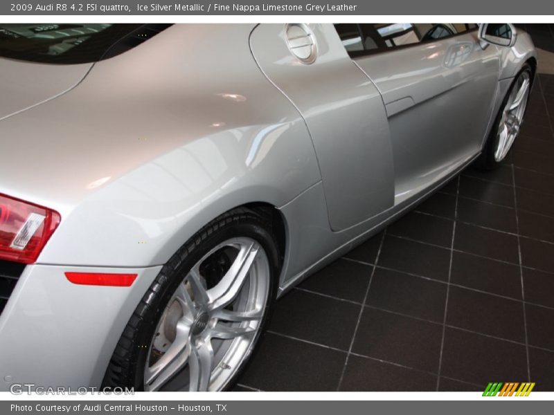 Ice Silver Metallic / Fine Nappa Limestone Grey Leather 2009 Audi R8 4.2 FSI quattro