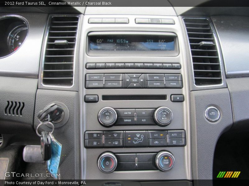 Controls of 2012 Taurus SEL
