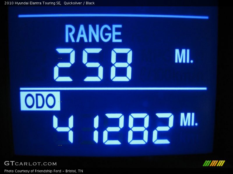 Quicksilver / Black 2010 Hyundai Elantra Touring SE
