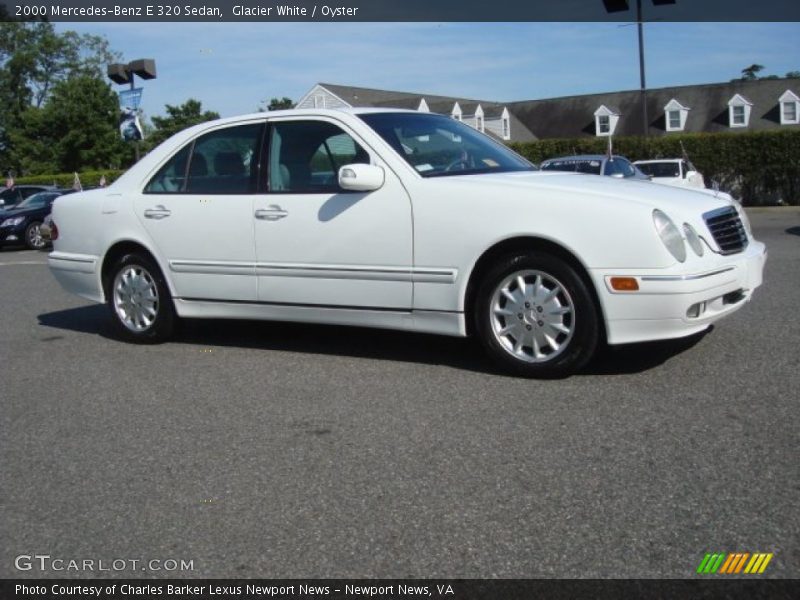 Glacier White / Oyster 2000 Mercedes-Benz E 320 Sedan