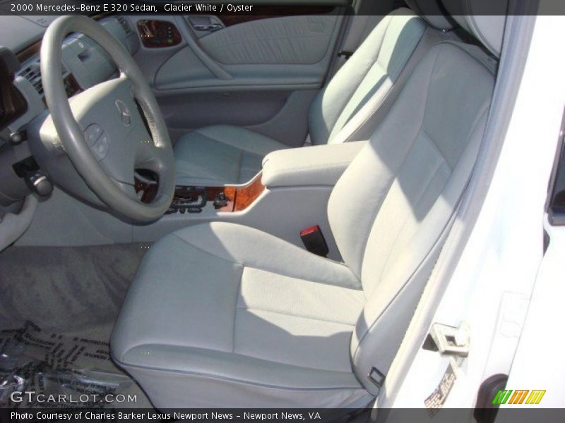 Glacier White / Oyster 2000 Mercedes-Benz E 320 Sedan