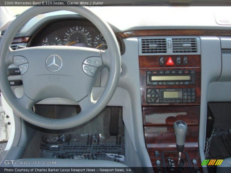 Glacier White / Oyster 2000 Mercedes-Benz E 320 Sedan
