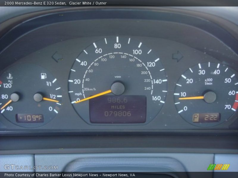 Glacier White / Oyster 2000 Mercedes-Benz E 320 Sedan