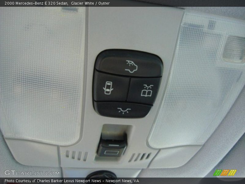 Glacier White / Oyster 2000 Mercedes-Benz E 320 Sedan