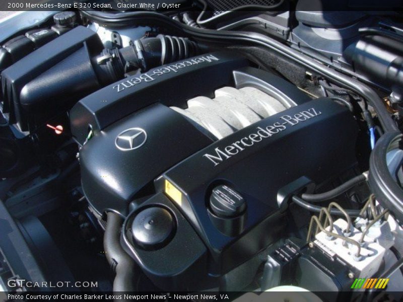 Glacier White / Oyster 2000 Mercedes-Benz E 320 Sedan