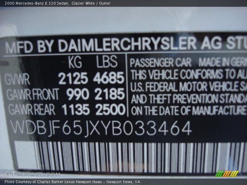 Glacier White / Oyster 2000 Mercedes-Benz E 320 Sedan