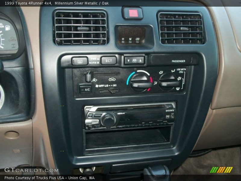 Millennium Silver Metallic / Oak 1999 Toyota 4Runner 4x4