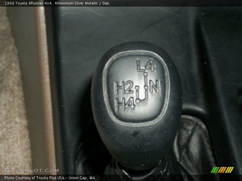 Millennium Silver Metallic / Oak 1999 Toyota 4Runner 4x4
