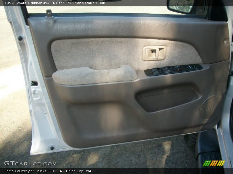 Millennium Silver Metallic / Oak 1999 Toyota 4Runner 4x4