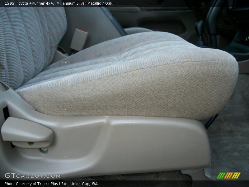 Millennium Silver Metallic / Oak 1999 Toyota 4Runner 4x4