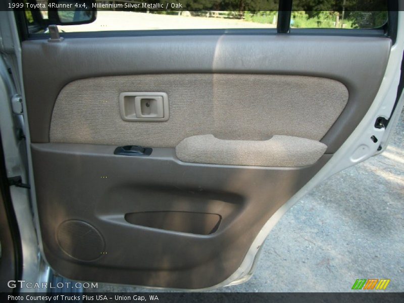 Millennium Silver Metallic / Oak 1999 Toyota 4Runner 4x4