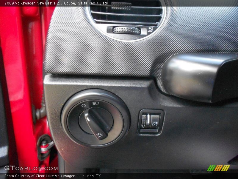 Salsa Red / Black 2009 Volkswagen New Beetle 2.5 Coupe