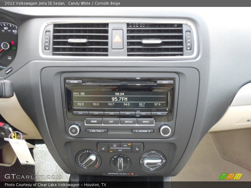 Controls of 2013 Jetta SE Sedan