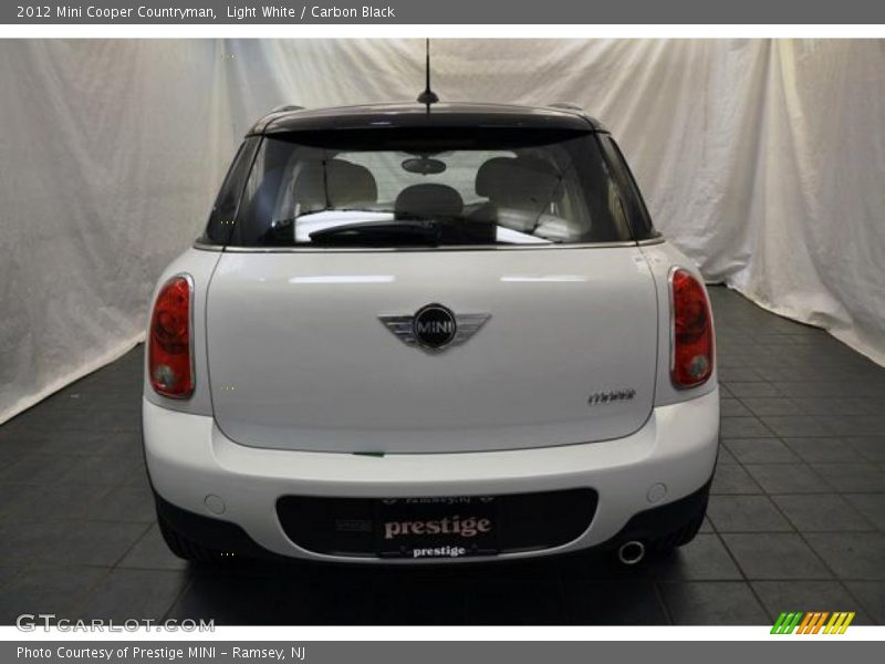 Light White / Carbon Black 2012 Mini Cooper Countryman