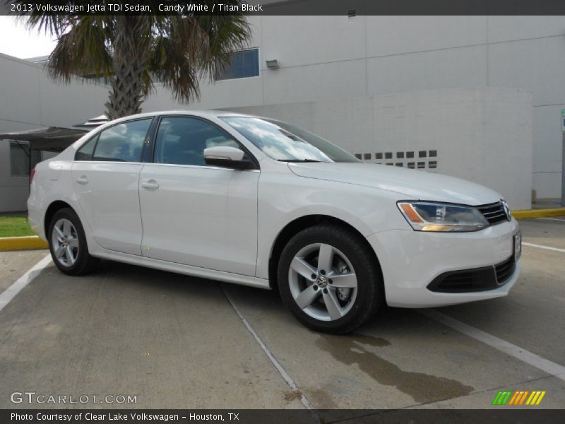 Candy White / Titan Black 2013 Volkswagen Jetta TDI Sedan