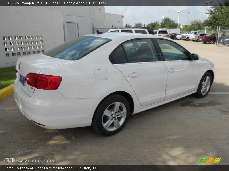 Candy White / Titan Black 2013 Volkswagen Jetta TDI Sedan