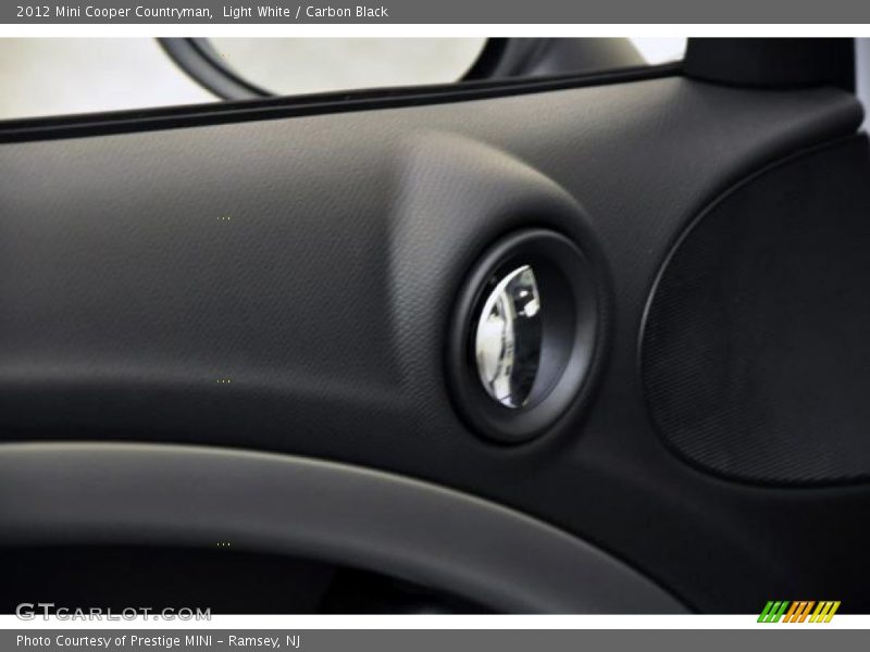 Light White / Carbon Black 2012 Mini Cooper Countryman