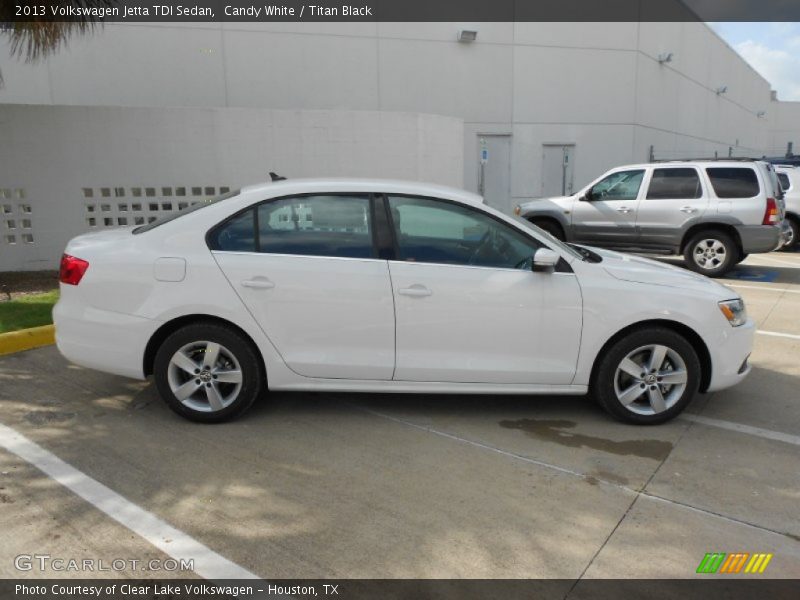 Candy White / Titan Black 2013 Volkswagen Jetta TDI Sedan