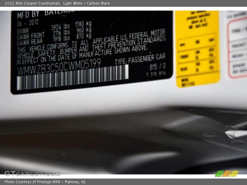 Light White / Carbon Black 2012 Mini Cooper Countryman