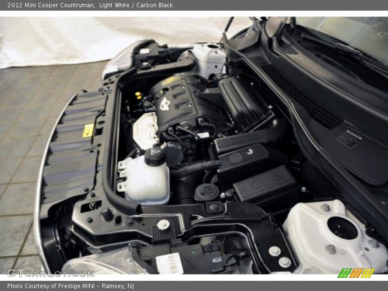 Light White / Carbon Black 2012 Mini Cooper Countryman